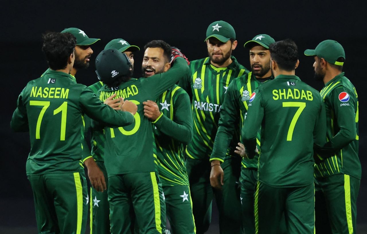 Ruthless Pakistan qualify for first T20 World Cup final in 13 years ...