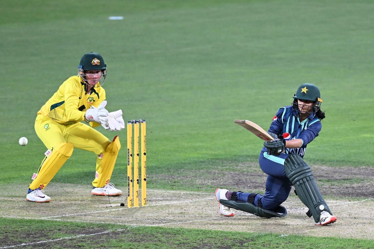 Australia Beat Pakistan By Eight Wickets To Take Unassailable Lead In ...